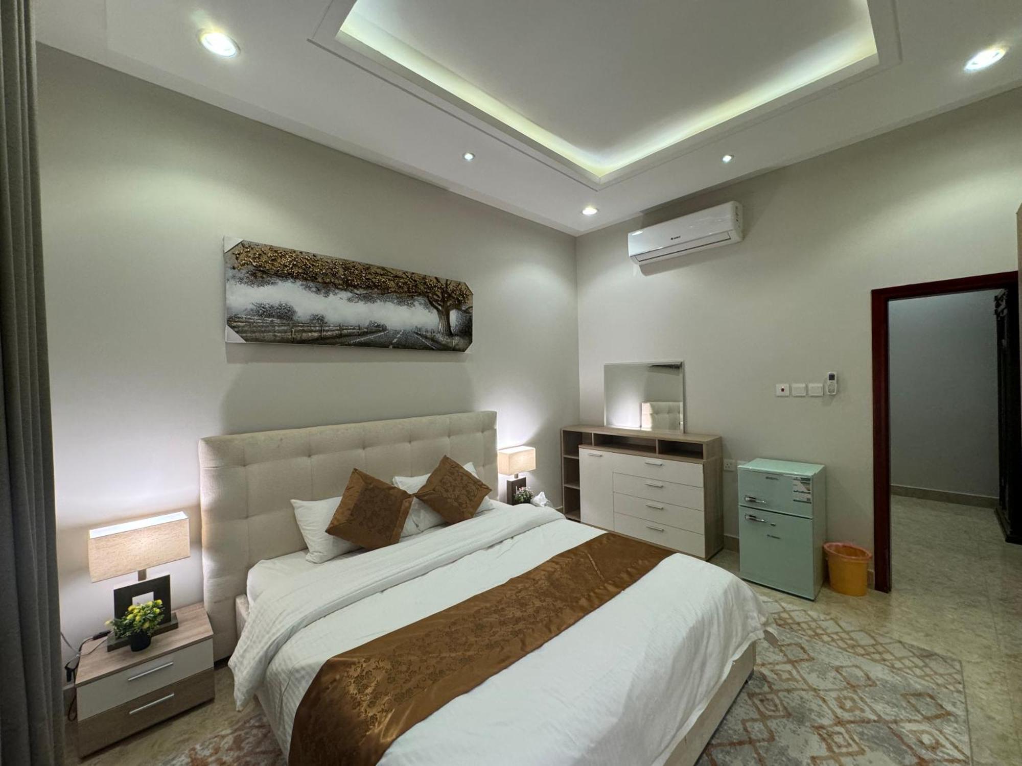 Apartment ارضية بمدخل مستقل غرفة وصالة النرجس ١٢ *