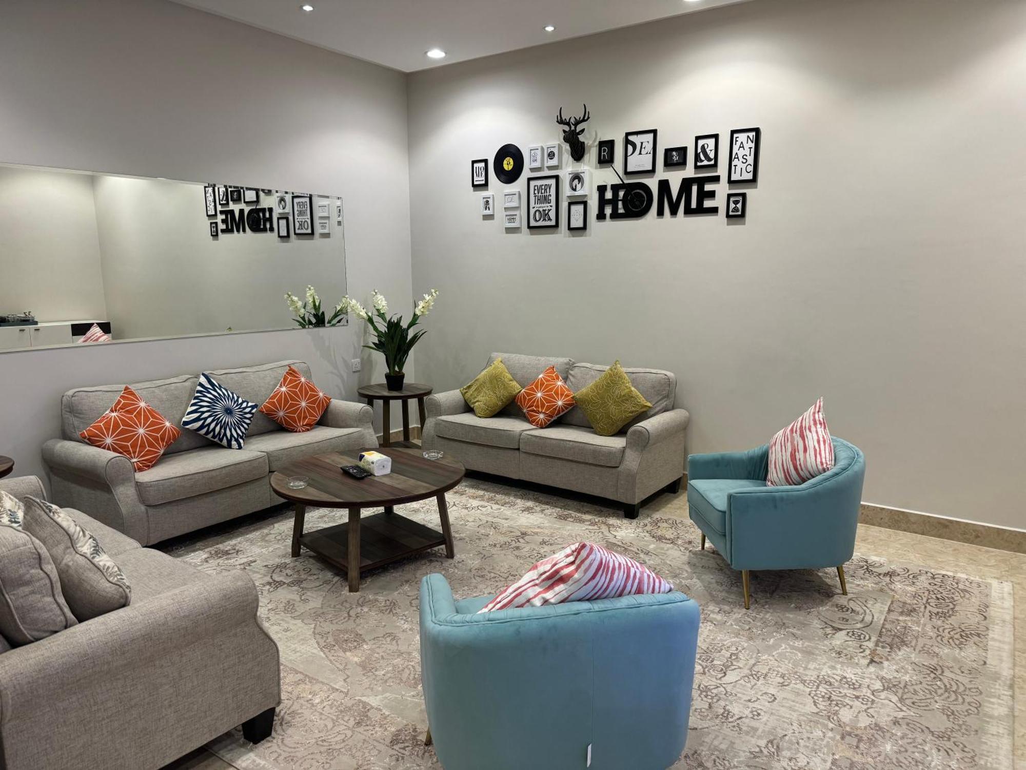 ارضية بمدخل مستقل غرفة وصالة النرجس ١٢ Apartment
